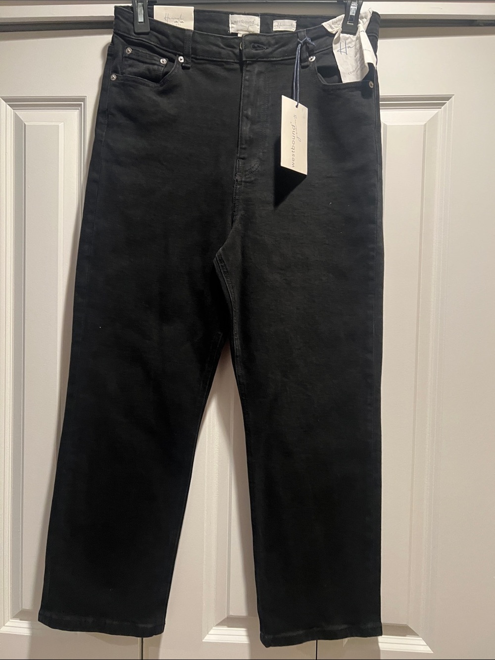 Straight-Leg Ladies  Jeans in Black